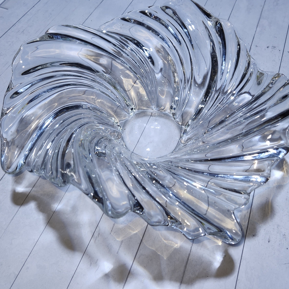 Mikasa 12” Belle Epoque Clear Crystal Glass Wave Swirl Bowl Centerpiece Dish